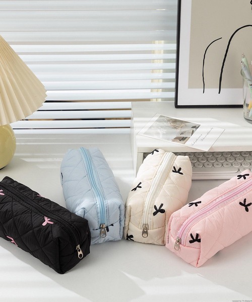 VIBGYOR(ヴィブジョー)の「Liaa/リボン柄 ペンケース ポーチ A18562(ポーチ・レディース・ブルー/ブラック/ピンク/ホワイト・FREE)」の6枚目の写真