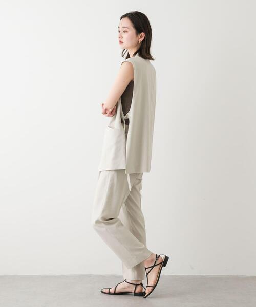 SENSE OF PLACE by URBAN RESEARCH（センスオブプレイスバイアーバンリサーチ）の「『UR TECH DRYLUXE』リネンライクサイドベルトジレ（ベスト・レディース・ブラック/ライトベージュ/ネイビー/チャコールグレー・ONE）」の15枚目の写真