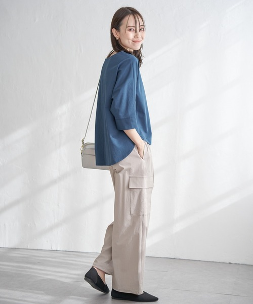 ikka（イッカ）の「【雑誌InRed5月号掲載】梨地ジョーゼットドルマンプルオーバー【親子コーデ】（Tシャツ/カットソー・レディース・オフホワイト/ブラック/ライトグレー/ブルー/オレンジ/オリーブ・L/M/S）」の13枚目の写真