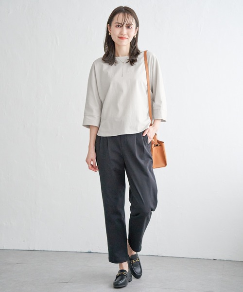 ikka（イッカ）の「【雑誌InRed5月号掲載】梨地ジョーゼットドルマンプルオーバー【親子コーデ】（Tシャツ/カットソー・レディース・オフホワイト/ブラック/ライトグレー/ブルー/オレンジ/オリーブ・L/M/S）」の9枚目の写真