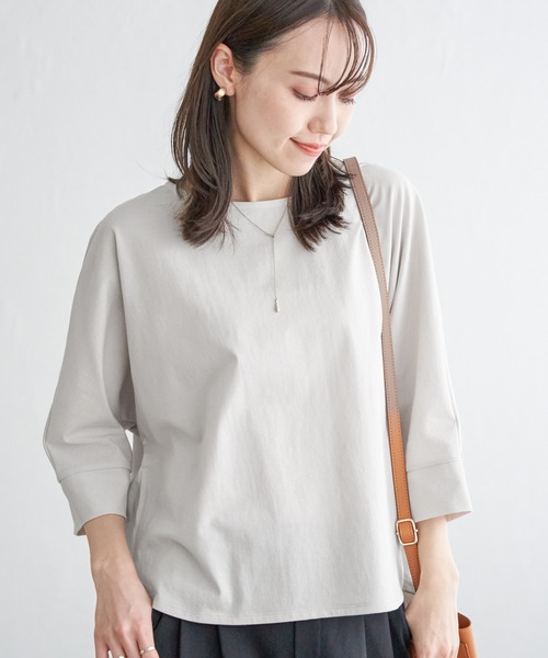 ikka（イッカ）の「【雑誌InRed5月号掲載】梨地ジョーゼットドルマンプルオーバー【親子コーデ】（Tシャツ/カットソー・レディース・オフホワイト/ブラック/ライトグレー/ブルー/オレンジ/オリーブ・L/M/S）」の7枚目の写真