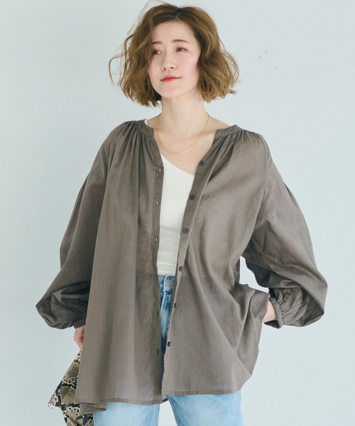coca(coca)(コカ)の「ビッグガーゼシャツ(シャツ/ブラウス・レディース・ブルー/ホワイト/ブラウン/レッド・S/M/L)」の2枚目の写真