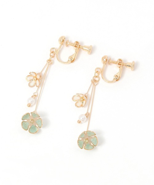 GLOBAL WORK（グローバルワーク）の「揺れフラワーイヤリング/325841（イヤリング・レディース・ベージュ/ミント・FREE）」の2枚目の写真