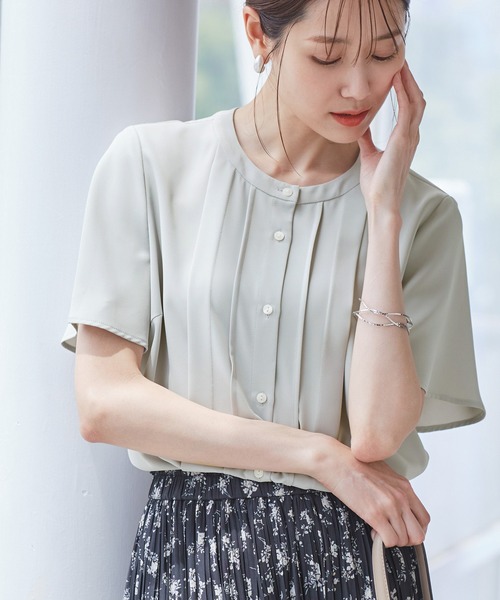 セール】多機能ランダムタックハーフスリーブブラウス / 通勤にも