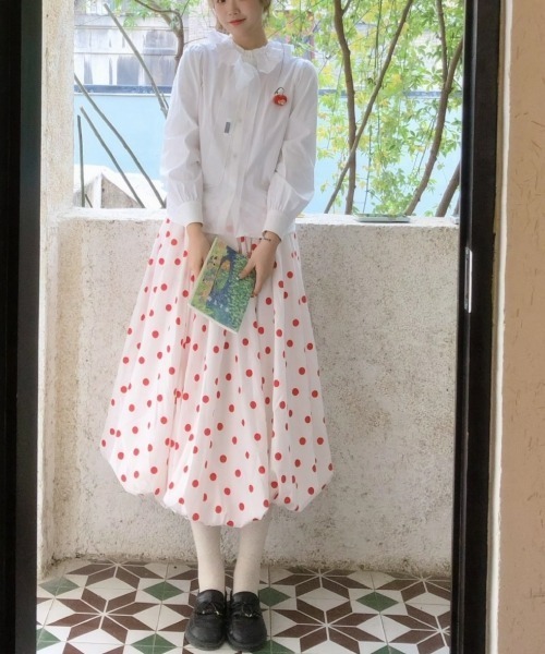 gossip!ロサンゼルス(ゴシップロサンゼルス)の「ヴィンテージ風 レッドドット柄ロングスカート(スカート・レディース・レッド・FREE)」の2枚目の写真