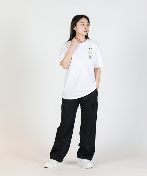 UNDER ARMOUR(アンダーアーマー)の「UAヘビーウエイト エボリューション ロゴ ショートスリーブ Tシャツ(ライフスタイル/メンズ)(Tシャツ/カットソー・メンズ・ホワイト・M/5XL/L/S/2XL/3XL/XL/4XL)」の9枚目の写真