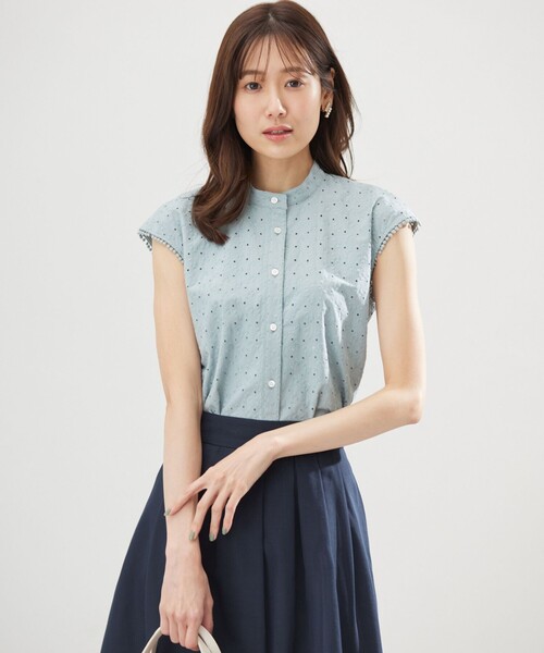 組曲（クミキョク）の「エンブロイダリーレースノースリーブ ブラウス（シャツ/ブラウス・レディース・ブラック系/スモーキーグリーン系/アイボリー系/グレー系9・3/2）」の4枚目の写真