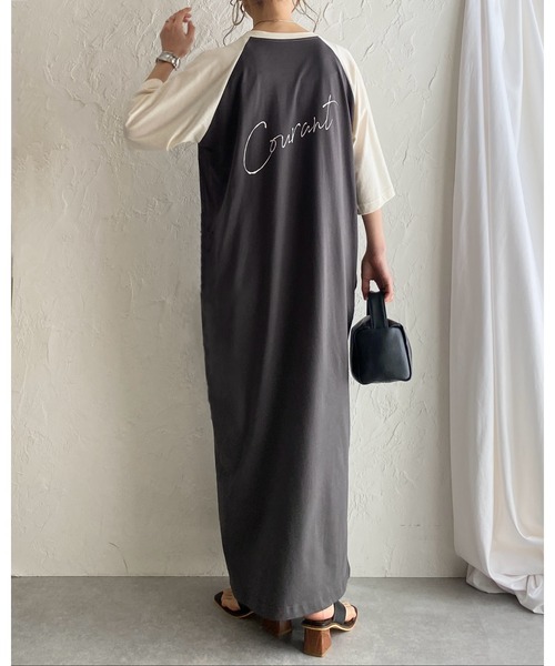 She's Closet（シーズクローゼット）の「ロゴバックプリント半袖ロング丈ラグランTシャツワンピース（ワンピース・レディース・チャコールグレー/アイボリー・FREE）」の13枚目の写真