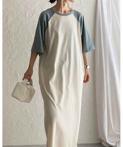 She's Closet（シーズクローゼット）の「ロゴバックプリント半袖ロング丈ラグランTシャツワンピース（ワンピース・レディース・チャコールグレー/アイボリー・FREE）」の17枚目の写真