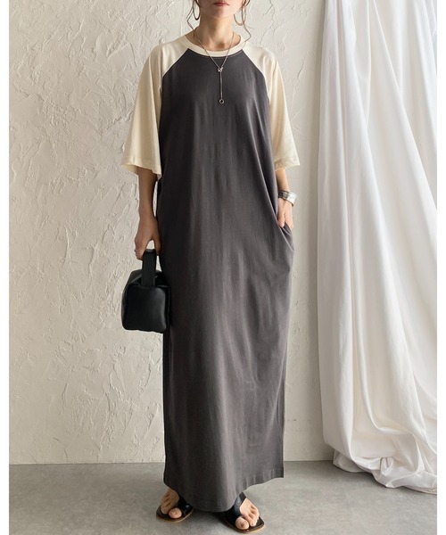 She's Closet（シーズクローゼット）の「ロゴバックプリント半袖ロング丈ラグランTシャツワンピース（ワンピース・レディース・チャコールグレー/アイボリー・FREE）」の22枚目の写真