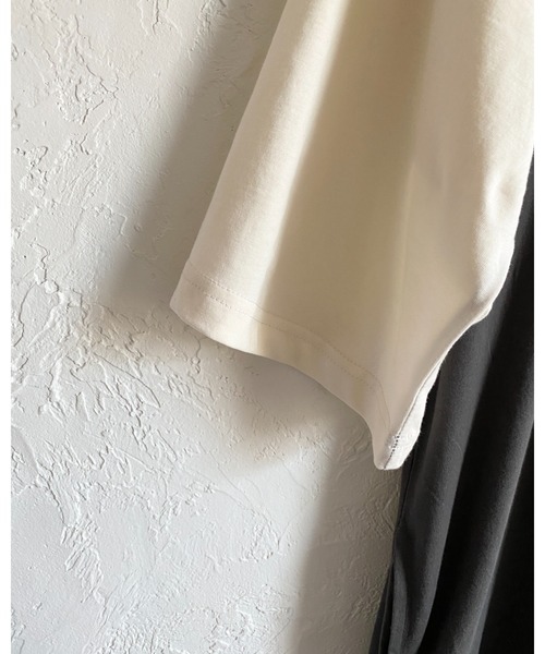 She's Closet（シーズクローゼット）の「ロゴバックプリント半袖ロング丈ラグランTシャツワンピース（ワンピース・レディース・チャコールグレー/アイボリー・FREE）」の4枚目の写真