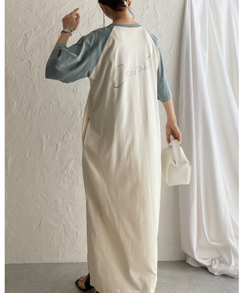 She's Closet（シーズクローゼット）の「ロゴバックプリント半袖ロング丈ラグランTシャツワンピース（ワンピース・レディース・チャコールグレー/アイボリー・FREE）」の8枚目の写真