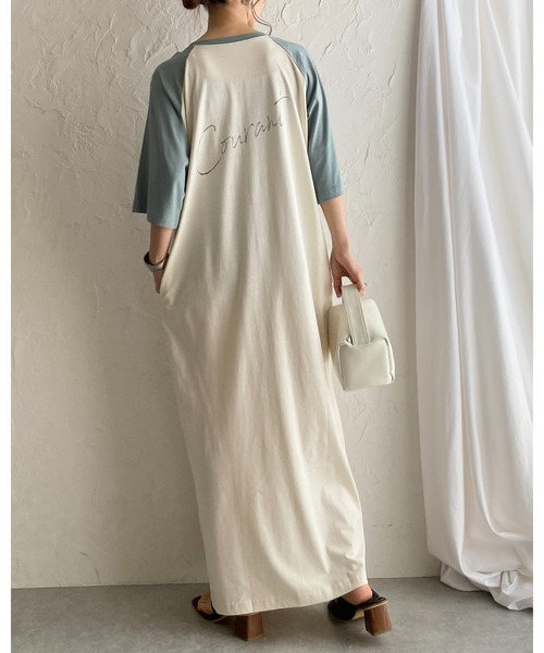 She's Closet（シーズクローゼット）の「ロゴバックプリント半袖ロング丈ラグランTシャツワンピース（ワンピース・レディース・チャコールグレー/アイボリー・FREE）」の9枚目の写真