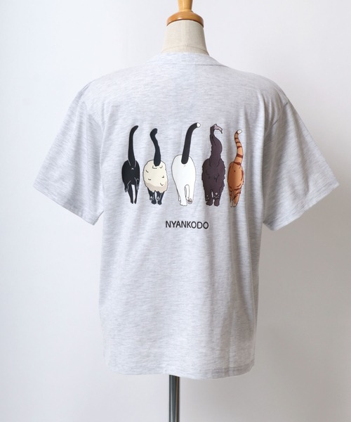 Salong hameu(サロン ハミュー)の「神保町にゃんこ堂 猫プリントTシャツ レディース(Tシャツ/カットソー・レディース・ネイビー系2/ホワイト系その他2/ブラック系その他/ホワイト系その他/ネイビー系1/スミクロ・M/L)」の9枚目の写真