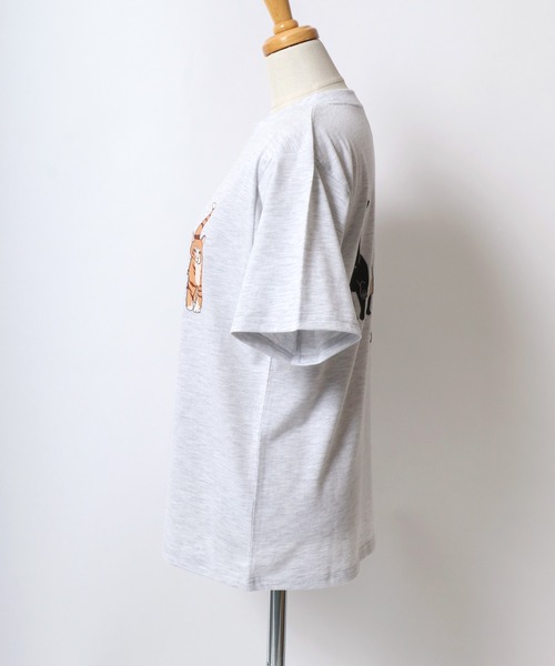 Salong hameu(サロン ハミュー)の「神保町にゃんこ堂 猫プリントTシャツ レディース(Tシャツ/カットソー・レディース・ネイビー系2/ホワイト系その他2/ブラック系その他/ホワイト系その他/ネイビー系1/スミクロ・M/L)」の8枚目の写真