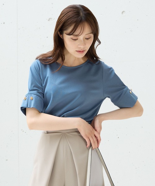 Andemiu(アンデミュウ)の「ソデボタンカットTシャツ451396(Tシャツ/カットソー・レディース・ブラック/チャコールグレー/ライム/オフホワイト/ブルー・FREE)」の5枚目の写真