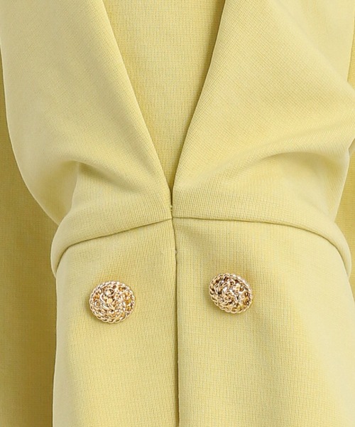 Andemiu(アンデミュウ)の「ソデボタンカットTシャツ451396(Tシャツ/カットソー・レディース・ブラック/チャコールグレー/ライム/オフホワイト/ブルー・FREE)」の14枚目の写真