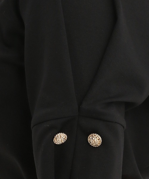 Andemiu(アンデミュウ)の「ソデボタンカットTシャツ451396(Tシャツ/カットソー・レディース・ブラック/チャコールグレー/ライム/オフホワイト/ブルー・FREE)」の12枚目の写真