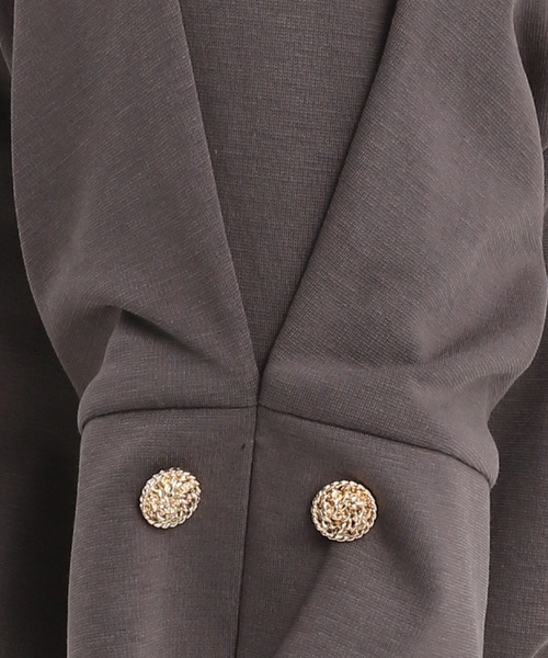 Andemiu(アンデミュウ)の「ソデボタンカットTシャツ451396(Tシャツ/カットソー・レディース・ブラック/チャコールグレー/ライム/オフホワイト/ブルー・FREE)」の11枚目の写真