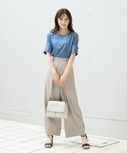 Andemiu(アンデミュウ)の「ソデボタンカットTシャツ451396(Tシャツ/カットソー・レディース・ブラック/チャコールグレー/ライム/オフホワイト/ブルー・FREE)」の8枚目の写真