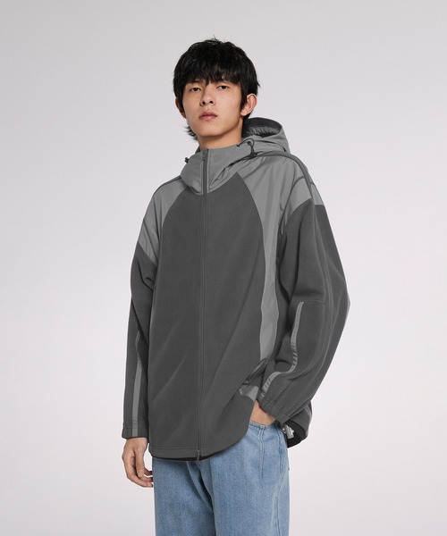 JNBY（ジェーエヌビーワイ）の「Contrast Active Fleece Jacket /フリースジャケット（その他アウター・メンズ・ライトグレー/グレー・44/46）」の2枚目の写真
