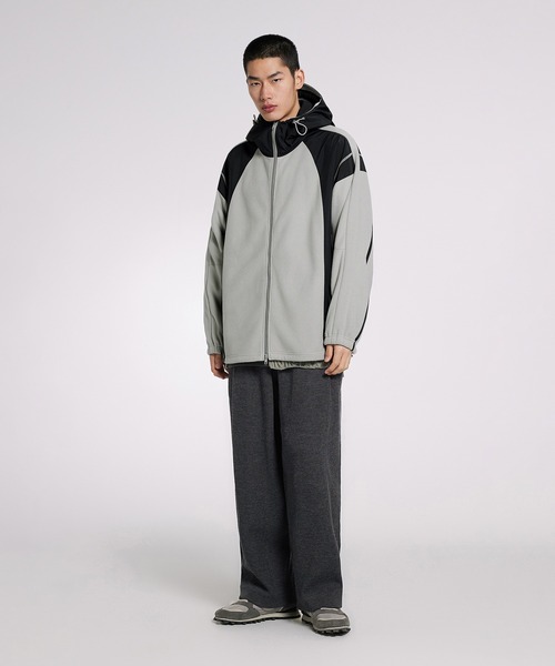 JNBY（ジェーエヌビーワイ）の「Contrast Active Fleece Jacket /フリースジャケット（その他アウター・メンズ・ライトグレー/グレー・44/46）」の4枚目の写真