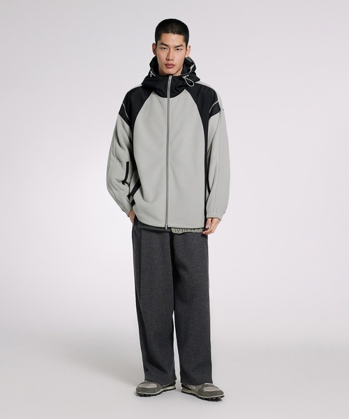 JNBY（ジェーエヌビーワイ）の「Contrast Active Fleece Jacket /フリースジャケット（その他アウター・メンズ・ライトグレー/グレー・44/46）」の5枚目の写真