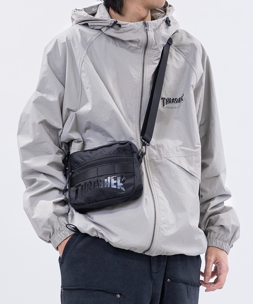 THRASHER(スラッシャー)の「【Y】〔THRASHER/スラッシャー〕キーホルダー付き ワンポイントロゴ ミニショルダー(ショルダーバッグ・メンズ・ブラック/ダークグリーン/ホワイト・FREE)」の2枚目の写真