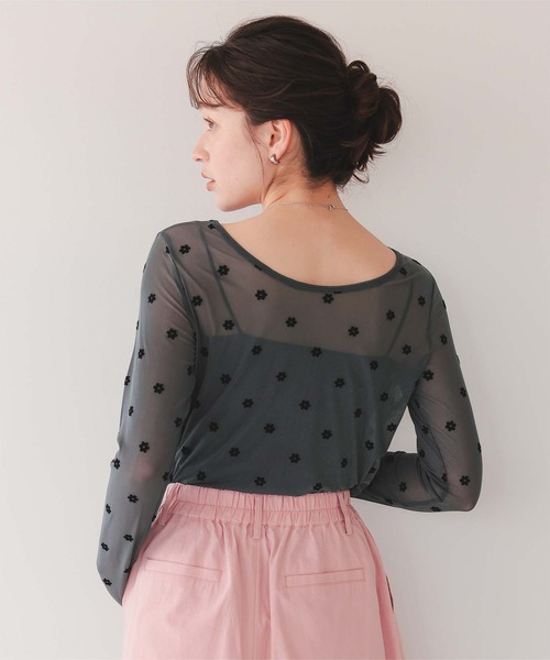 titivate(ティティベイト)の「シアーフラワーフロッキートップス(Tシャツ/カットソー・レディース・グレー/ブラック/アイボリー・FREE)」の21枚目の写真