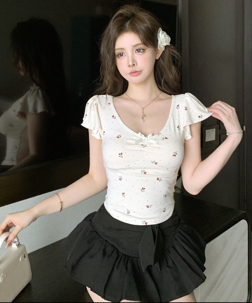 VIBGYOR（ヴィブジョー）の「小花モチーフ チビリボン コンパクト Tシャツ(CZ)（Tシャツ/カットソー・レディース・ブラック/ピンク/ブルー/アイボリー・FREE）」の5枚目の写真