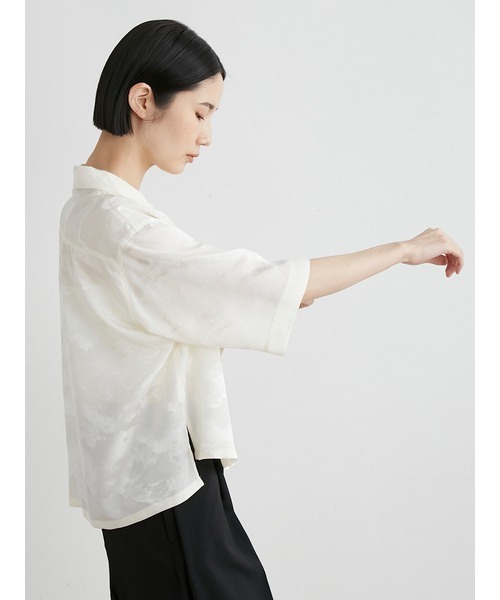 MIESROHE(ミースロエ)の「cloudyジャガードオープンカラーシャツ(シャツ/ブラウス・レディース・ブラウン/ホワイト・FREE)」の5枚目の写真