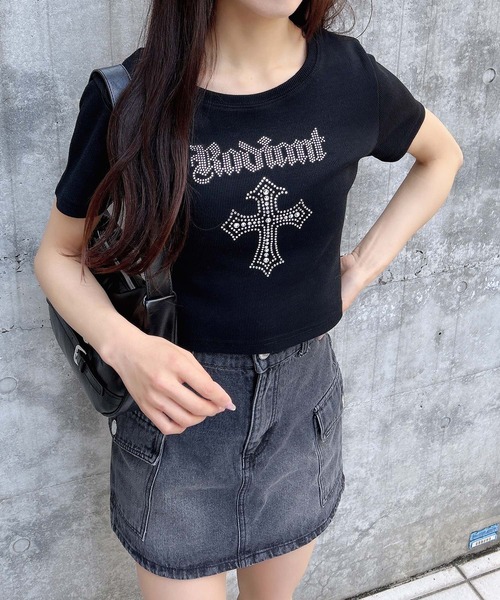 INGNI（イング）の「ラインストーンクロスリブTシャツ（Tシャツ/カットソー・レディース・ブラック/オフホワイト/グレー・M）」の4枚目の写真