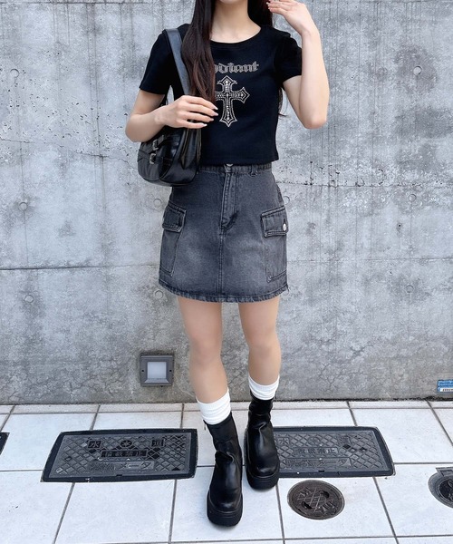 INGNI（イング）の「ラインストーンクロスリブTシャツ（Tシャツ/カットソー・レディース・ブラック/オフホワイト/グレー・M）」の10枚目の写真