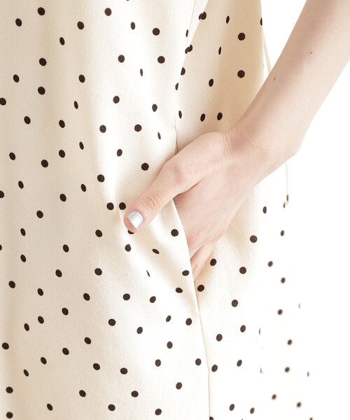 THE SHOP TK （ザ ショップ ティーケー ）の「ドット柄キャミワンピース/洗える（ワンピース・レディース・アイボリー系/ブラック系・13/12）」の19枚目の写真