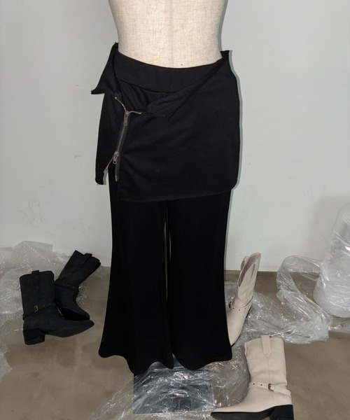 SHAGGIE(シャギー)の「【ViVi掲載】レイヤード風フレア裏毛スウェットパンツ(スウェットパンツ・レディース・グレー/ブラック・SMALL/MEDIUM)」の8枚目の写真