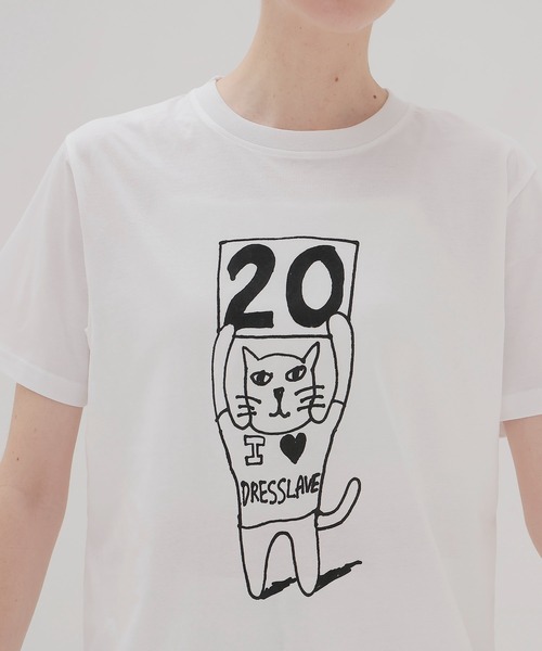 BLACK SCORE(ブラックスコア)の「BLACK SCORE × DRESSLAVE / 20th placard cat Tee(アニバーサリープラカードキャット半袖Tシャツ BSMCC UNISEX T SHIRT)(Tシャツ/カットソー・レディース・ホワイト/ブラック・36)」の5枚目の写真