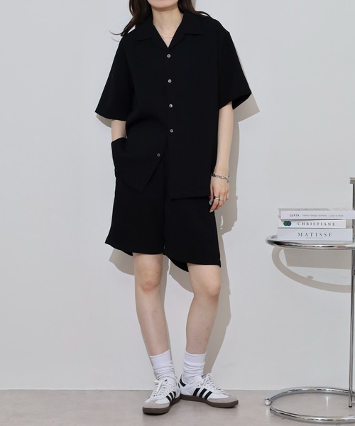 MMMM(エムエムエムエム)の「MMMM ウーブンワッフルセットアップ/開襟シャツ/ショートパンツ(セットアップ・メンズ・グレイッシュベージュ/ホワイト/ブラック・L/XL/M)」の2枚目の写真