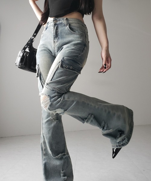me+em select(ミームセレクト)の「【 2color / 4size 】カーゴデザインヴィンテージライクダメージストレッチフレアデニム / cargo design vintage-like damage stretch flare denim(デニムパンツ・レディース・ブラック/ブルー・SMALL/MEDIUM/LARGE/X-LARGE)」の5枚目の写真
