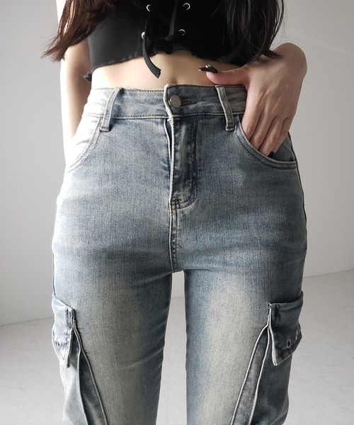 me+em select(ミームセレクト)の「【 2color / 4size 】カーゴデザインヴィンテージライクダメージストレッチフレアデニム / cargo design vintage-like damage stretch flare denim(デニムパンツ・レディース・ブラック/ブルー・SMALL/MEDIUM/LARGE/X-LARGE)」の18枚目の写真