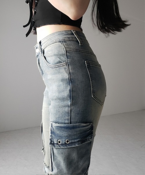me+em select(ミームセレクト)の「【 2color / 4size 】カーゴデザインヴィンテージライクダメージストレッチフレアデニム / cargo design vintage-like damage stretch flare denim(デニムパンツ・レディース・ブラック/ブルー・SMALL/MEDIUM/LARGE/X-LARGE)」の19枚目の写真