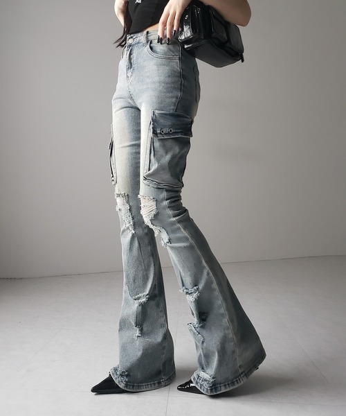 me+em select(ミームセレクト)の「【 2color / 4size 】カーゴデザインヴィンテージライクダメージストレッチフレアデニム / cargo design vintage-like damage stretch flare denim(デニムパンツ・レディース・ブラック/ブルー・SMALL/MEDIUM/LARGE/X-LARGE)」の9枚目の写真