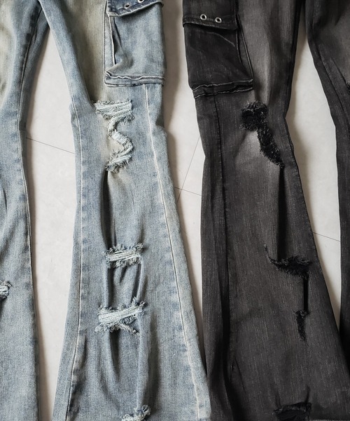 me+em select(ミームセレクト)の「【 2color / 4size 】カーゴデザインヴィンテージライクダメージストレッチフレアデニム / cargo design vintage-like damage stretch flare denim(デニムパンツ・レディース・ブラック/ブルー・SMALL/MEDIUM/LARGE/X-LARGE)」の4枚目の写真