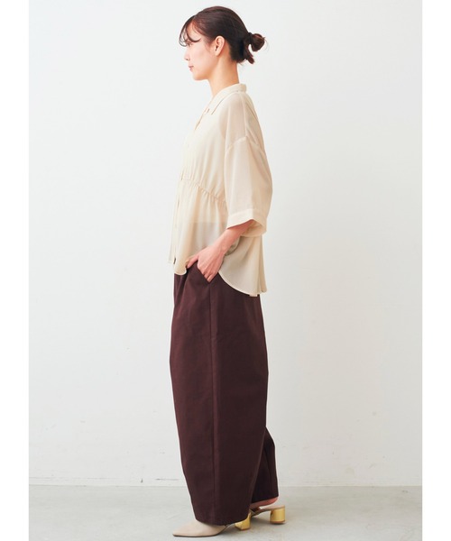 IEDIT（イディット）の「ＩＥＤＩＴ　接触冷感素材で快適　ギャザーハーフスリーブシャツ（シャツ/ブラウス・レディース・アイボリー/ブラック・3L/L/M/LL/S/4L）」の7枚目の写真