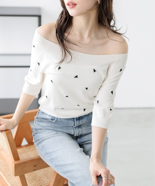 AMELY(エミリー)の「2WAYハート刺繍サマーニットトップス(Tシャツ/カットソー・レディース・グレー/ブラック/ホワイト・フリー)」の6枚目の写真