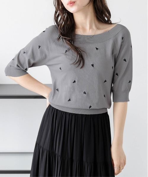 AMELY(エミリー)の「2WAYハート刺繍サマーニットトップス(Tシャツ/カットソー・レディース・グレー/ブラック/ホワイト・フリー)」の17枚目の写真
