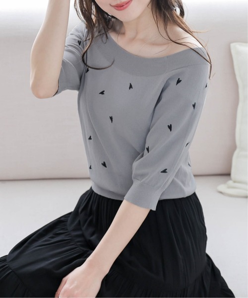 AMELY(エミリー)の「2WAYハート刺繍サマーニットトップス(Tシャツ/カットソー・レディース・グレー/ブラック/ホワイト・フリー)」の20枚目の写真
