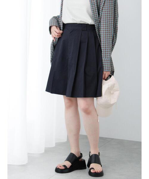Te chichi TERRASSE（テチチテラス）の「チノキュロットプリーツショートパンツ（その他パンツ・レディース・ネイビー/ベージュ・F）」の2枚目の写真