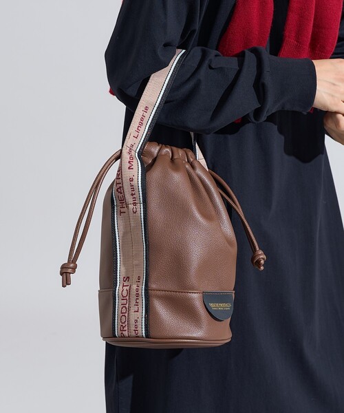 FREAK'S STORE（フリークスストア）の「THEATRE PRODUCTS × FREAK'S STORE/シアタープロダクツ 別注 レザレット ジャガードテープ 巾着バッグ　限定展開（ハンドバッグ・レディース・ブラック/ブラウン・ONE SIZE）」の3枚目の写真