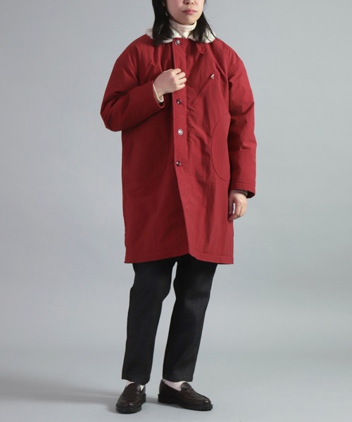 OMNIGOD（オムニゴッド）の「[OMNIGOD womens / オムニゴッド] ナイロンリップ デッキコート（ダウンジャケット/コート・レディース・レッド/オリーブ・FREE）」の4枚目の写真