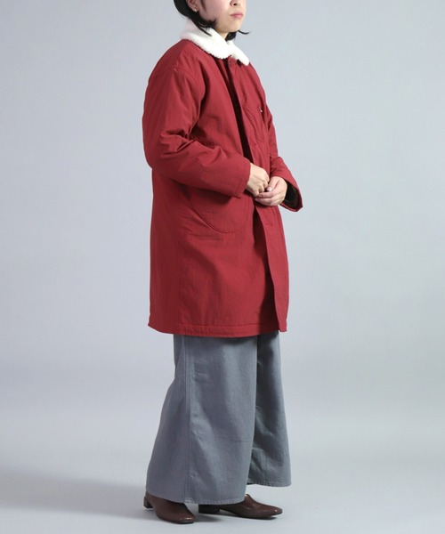 OMNIGOD（オムニゴッド）の「[OMNIGOD womens / オムニゴッド] ナイロンリップ デッキコート（ダウンジャケット/コート・レディース・レッド/オリーブ・FREE）」の8枚目の写真